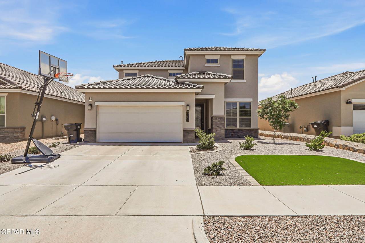 13852 Paseo De La Luna Avenue - Photo 1