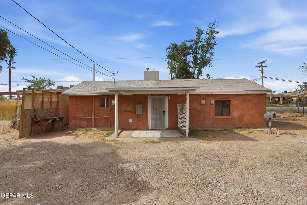 593 Myra Street - Photo 1