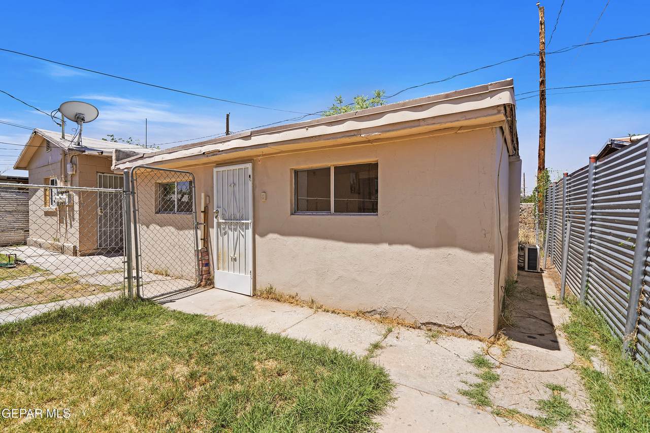 209 Seville Drive - Photo 1