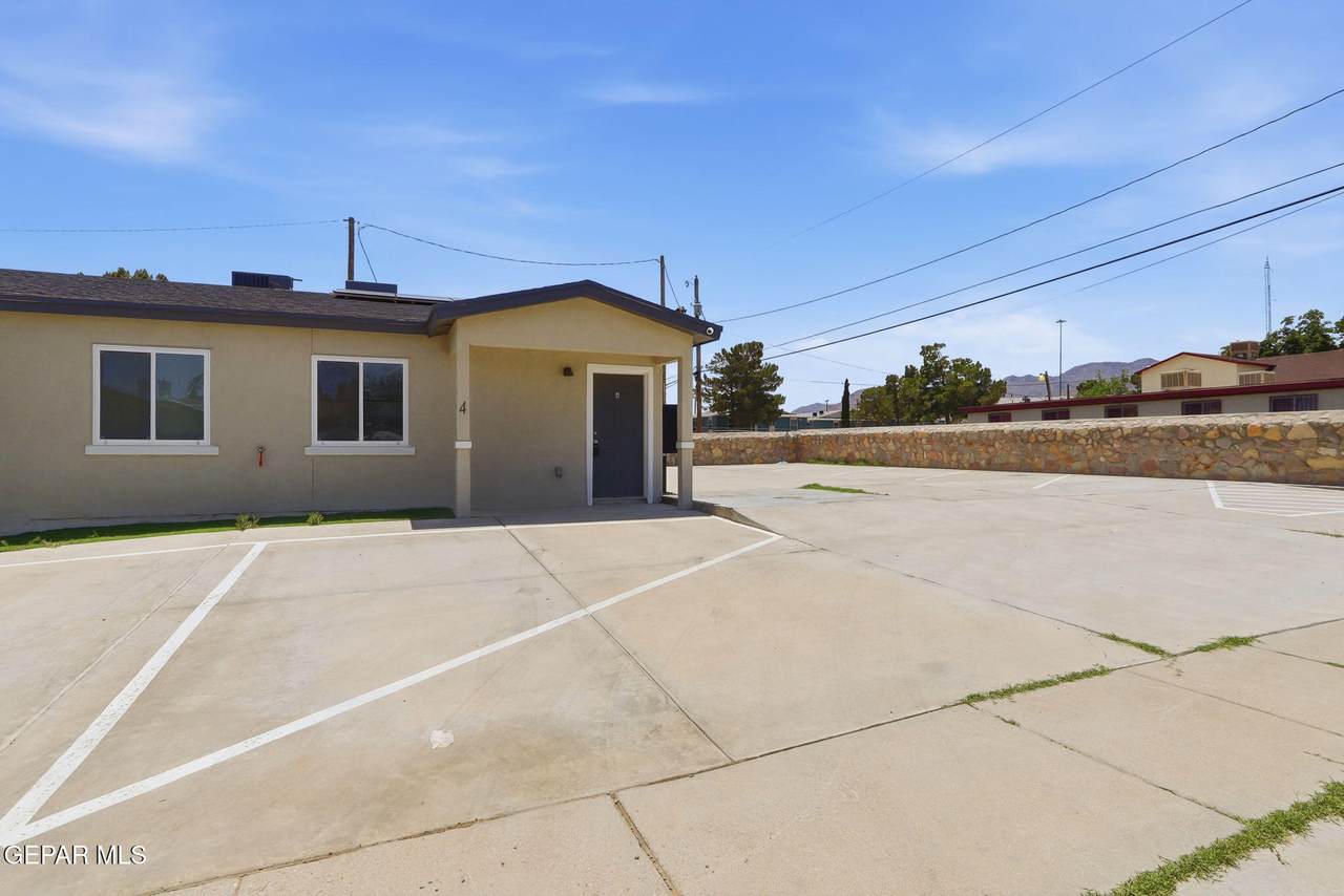 8761 Lawson Street - Photo 1