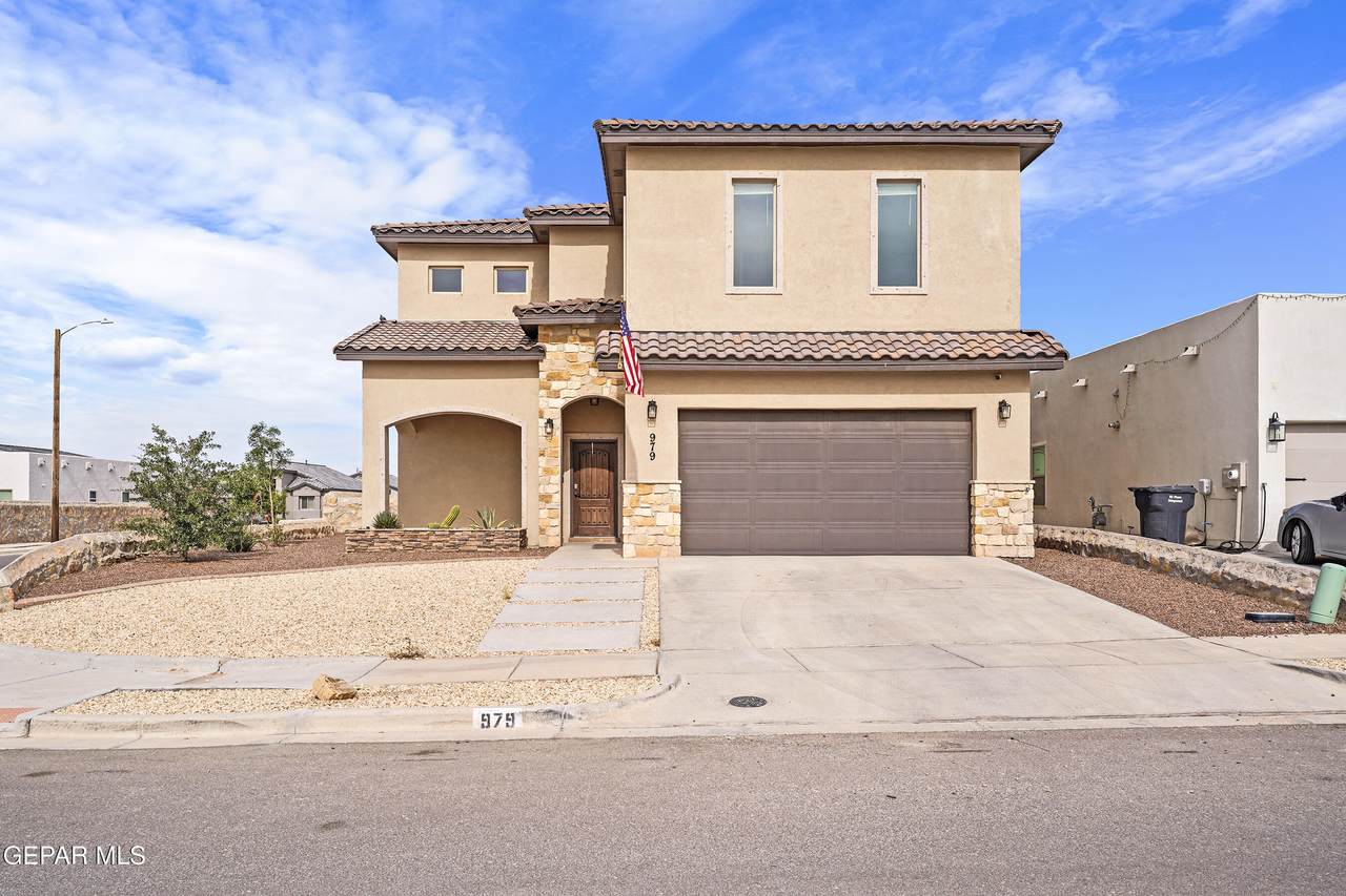 979 Airship Place - Photo 1