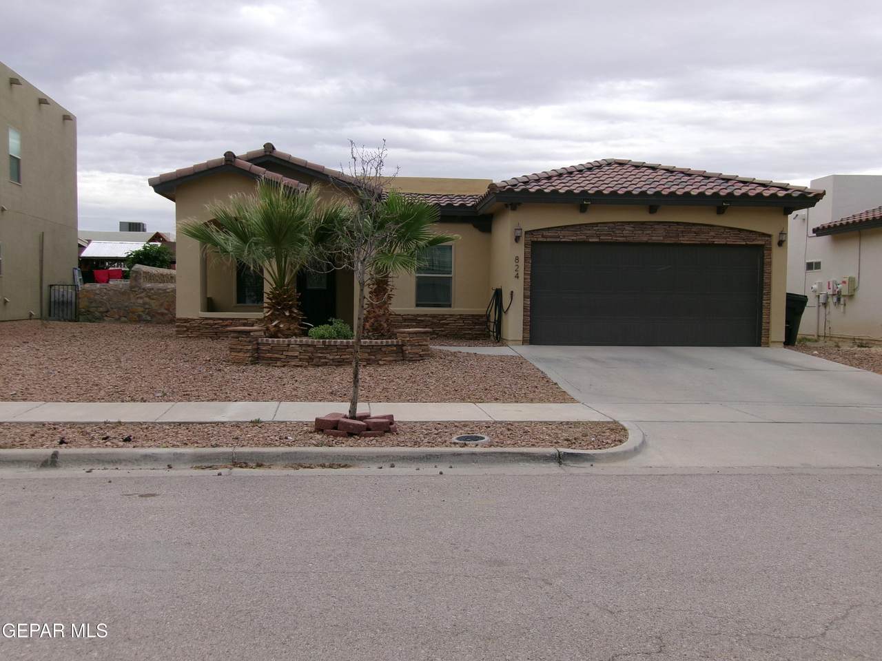 824 Caterick Street - Photo 1