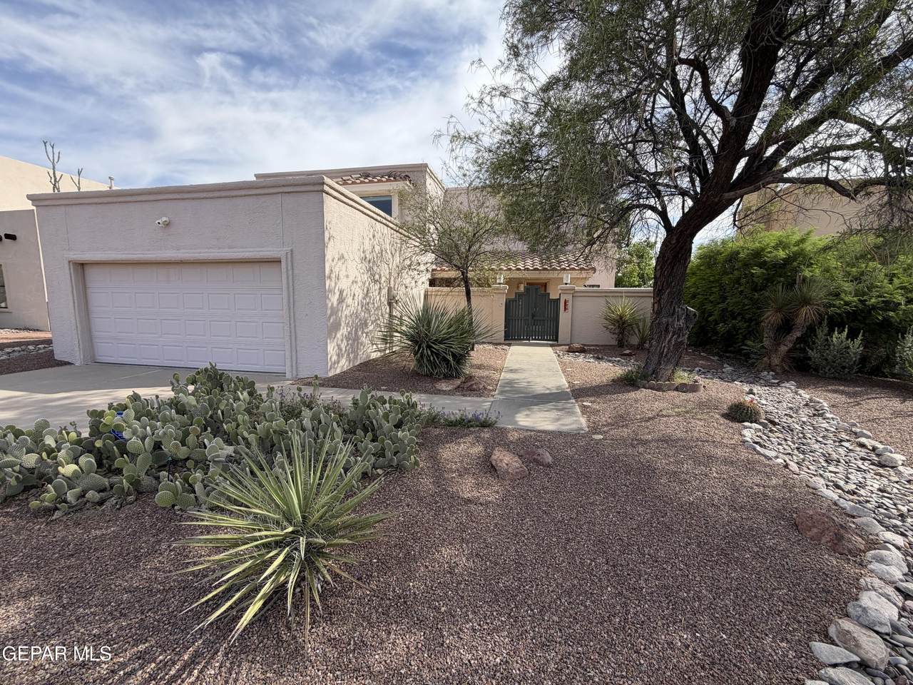 320 Avenida Mirador - Photo 1
