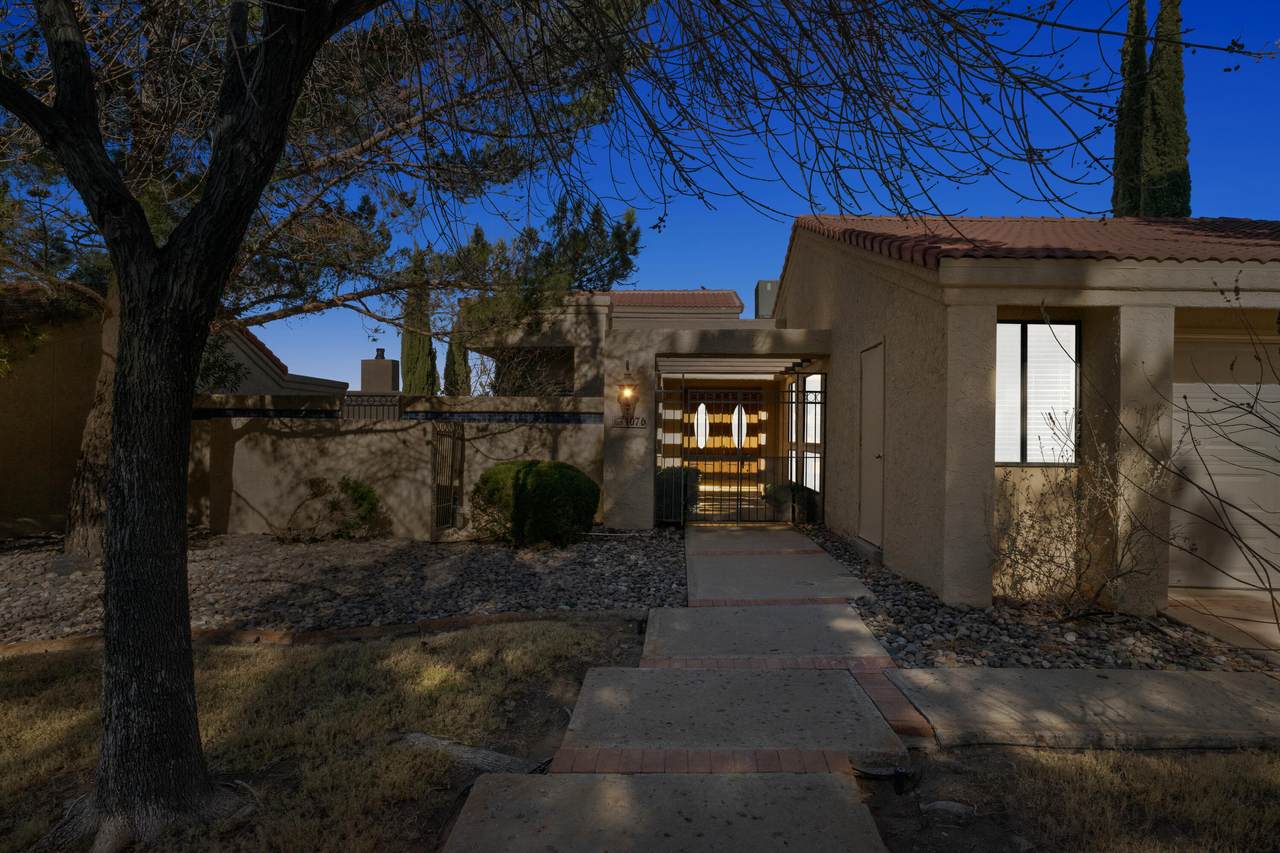 1076 Los Jardines Circle - Photo 1