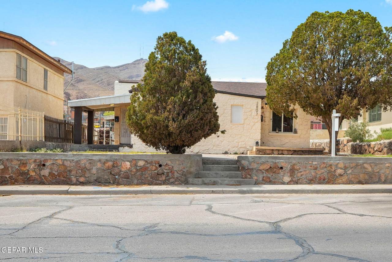 2805 Grant Avenue - Photo 1