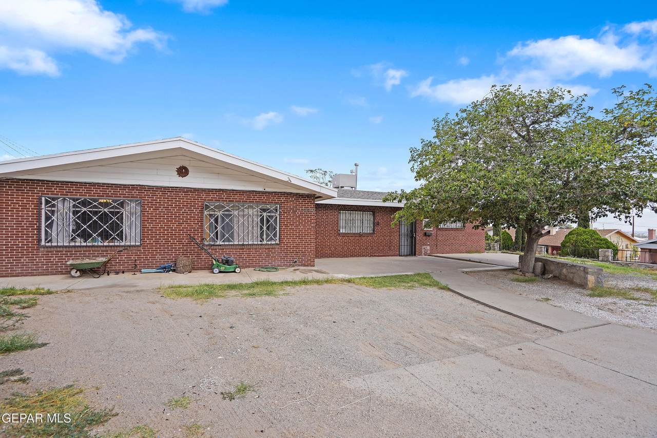 1240 & 1242 N. Cotton - Photo 1