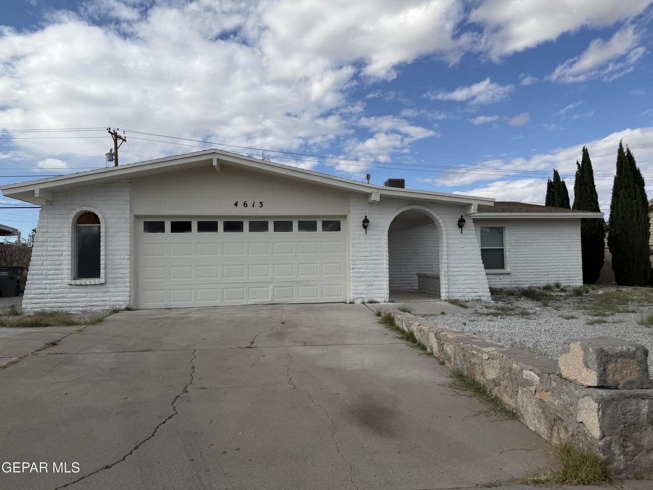 4613 Sun Valley Drive - Photo 1