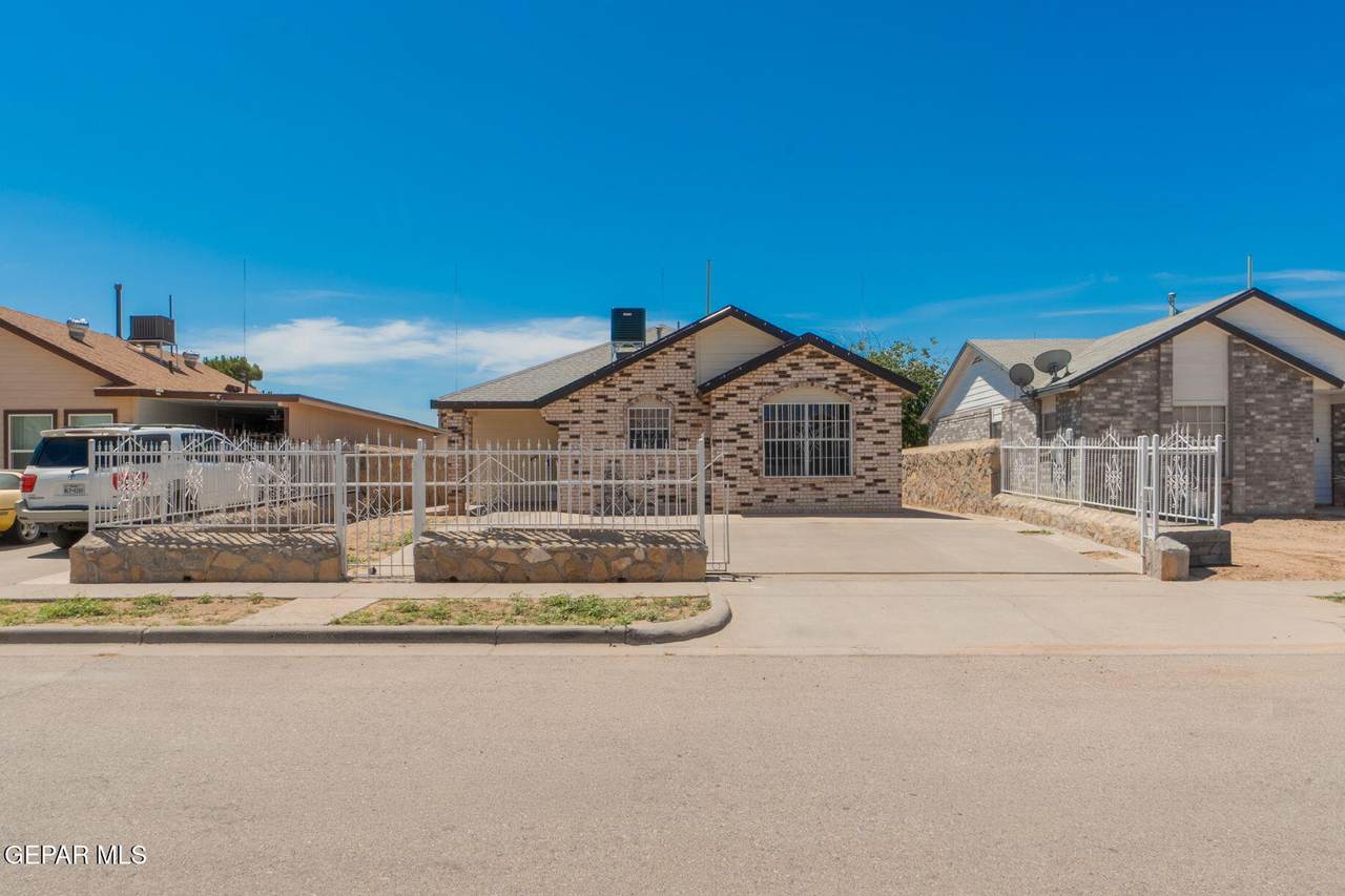 11924 Kings Guard Drive - Photo 1