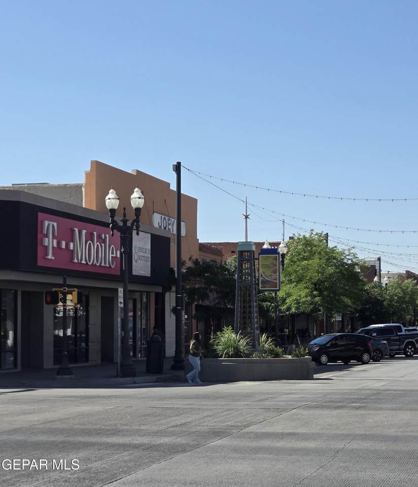 506 El Paso Street - Photo 1