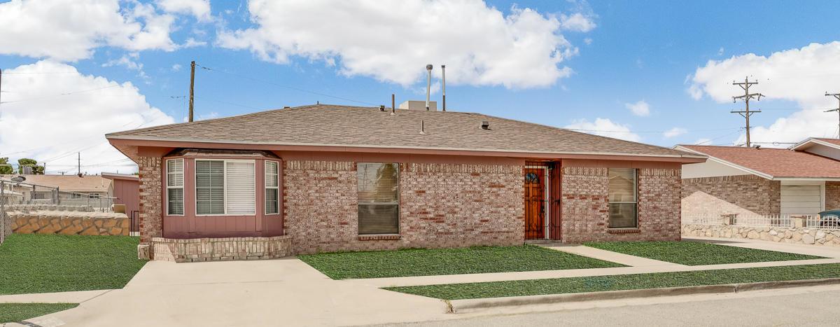 305 Houston Street - Photo 1
