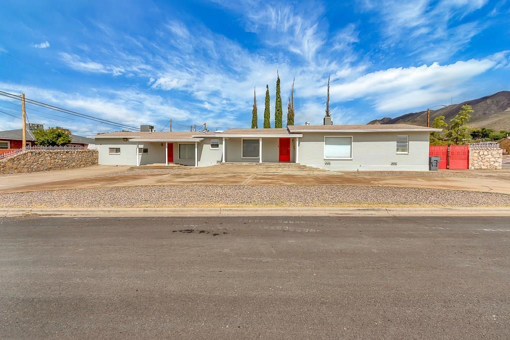 711 La Cruz Drive - Photo 1