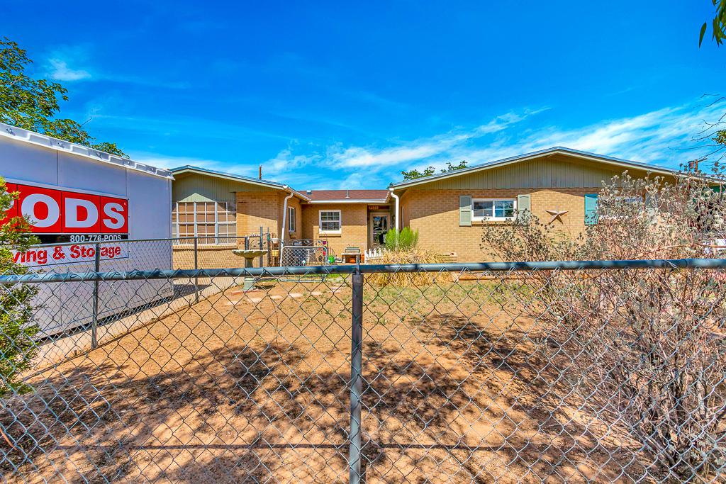 9522 Roanoke Drive - Photo 1