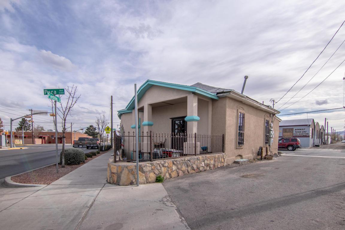 211 Piedras Street - Photo 1