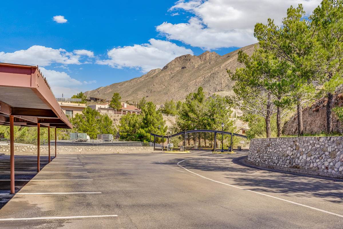 4800 N Stanton Street - Photo 1