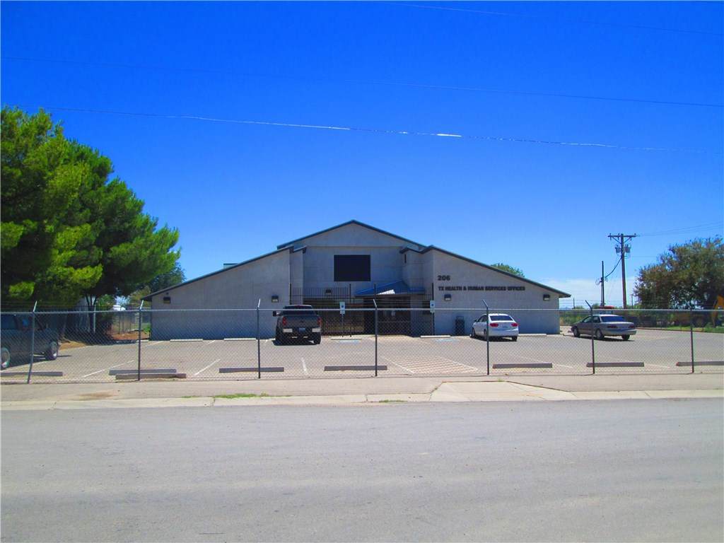 206 8TH Street - Photo 1