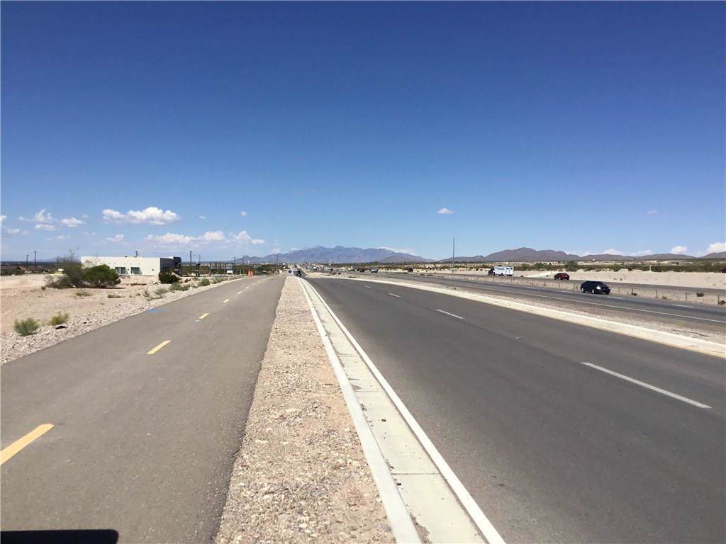 7111 N Desert Blvd - Photo 1