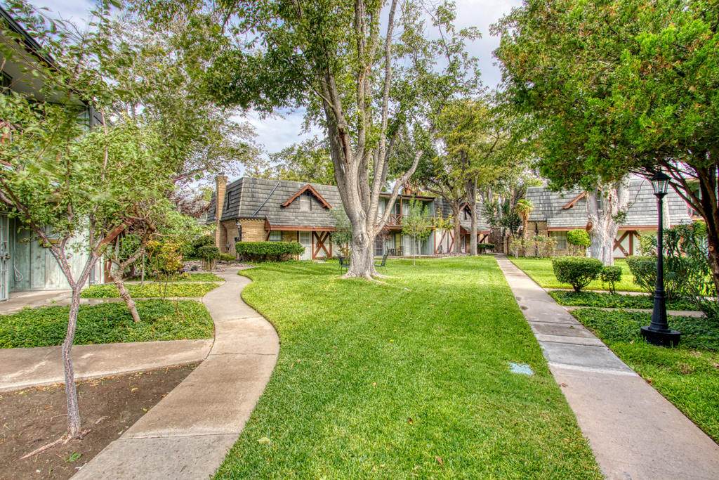 350 Thunderbird Drive - Photo 1