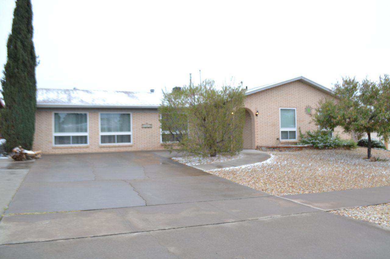 10450 Davwood Drive - Photo 1