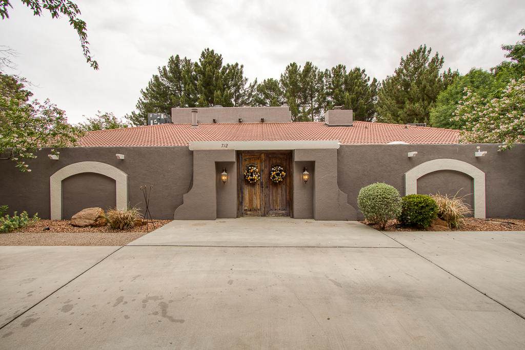 712 Waltham Court - Photo 1