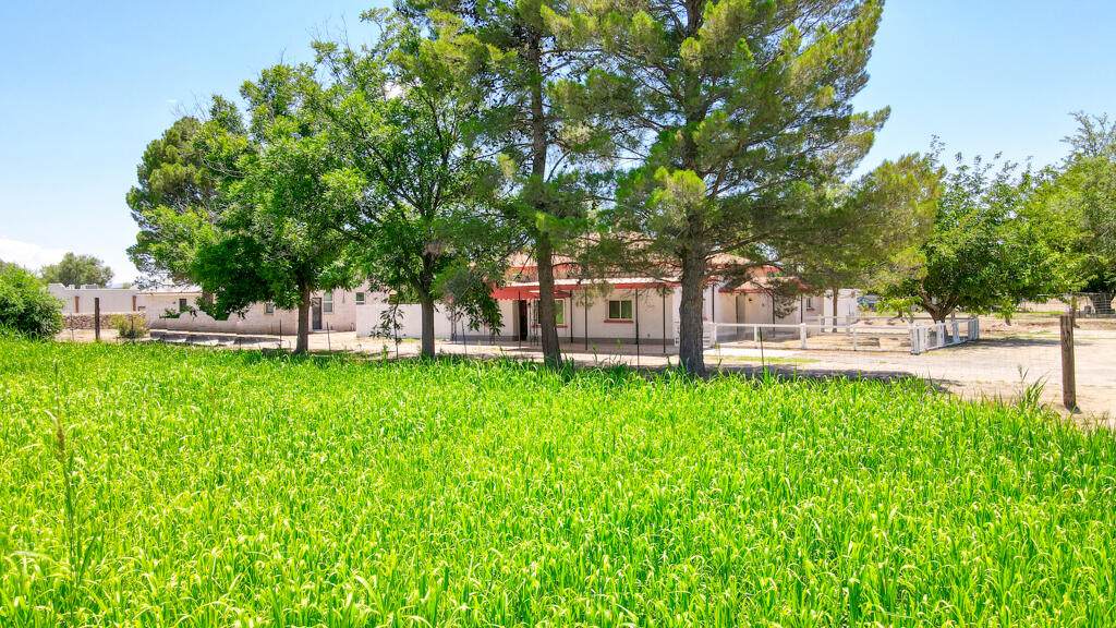 12100 Socorro Road - Photo 1