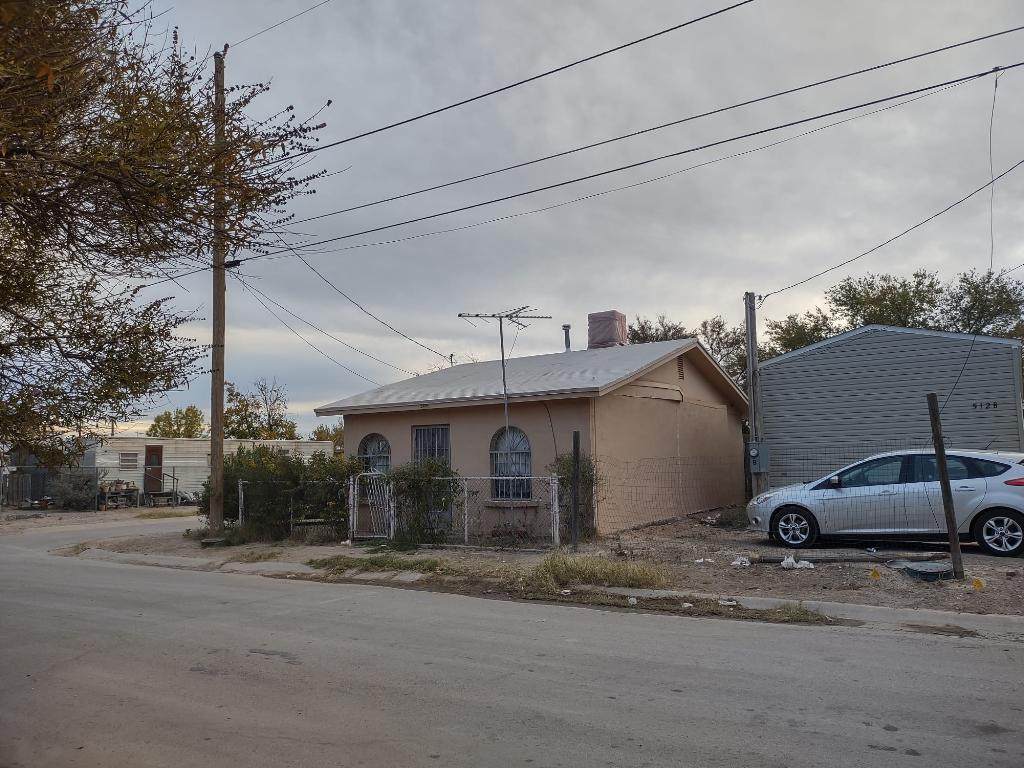 512 Johnson Street - Photo 1