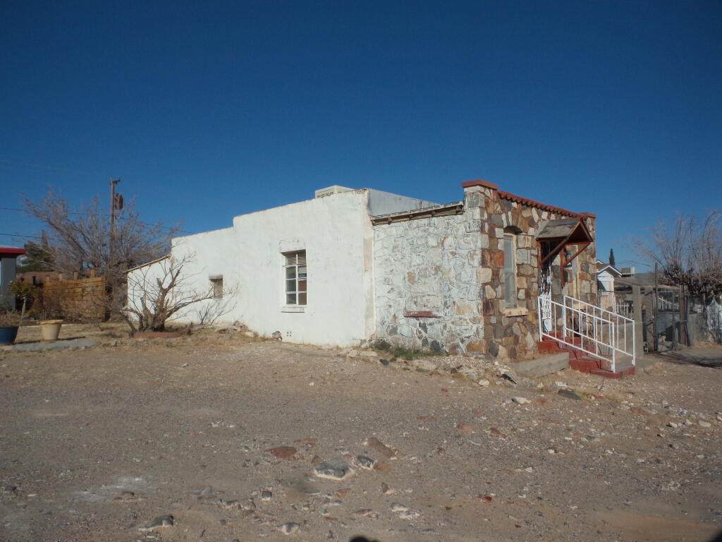 2611 Porter Avenue - Photo 1