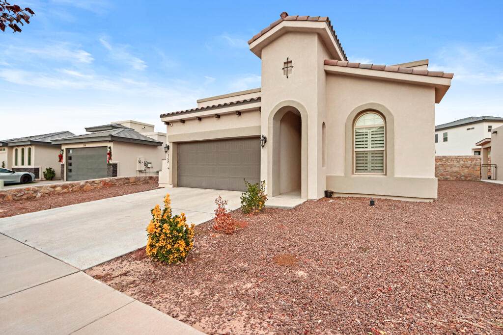 752 Sculcoates Street - Photo 1