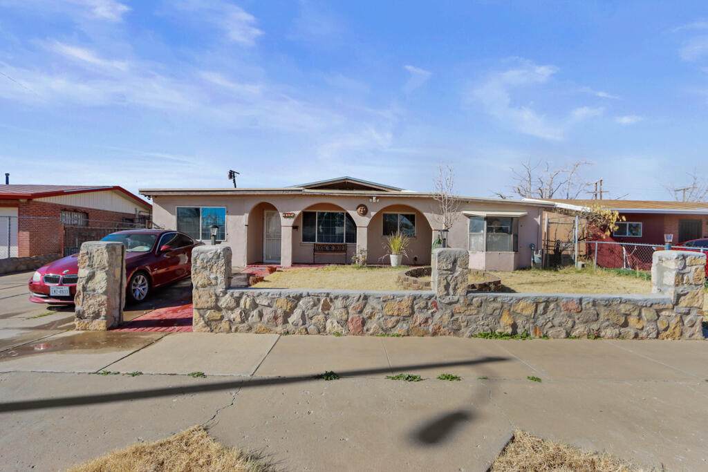 9325 Salisbury Drive - Photo 1