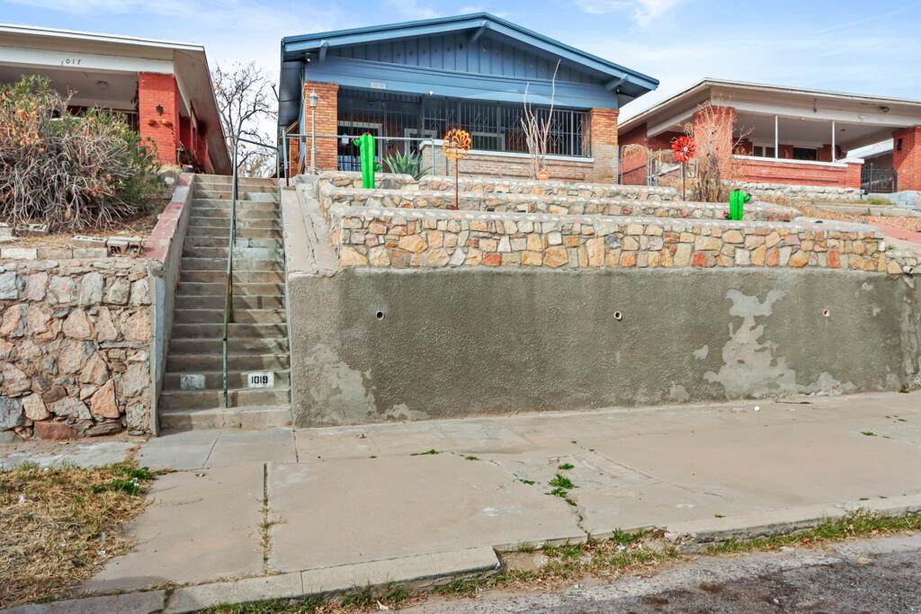 1019 California Avenue - Photo 1