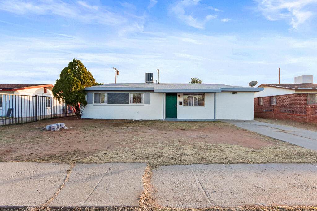 5720 Sun Valley Drive - Photo 1
