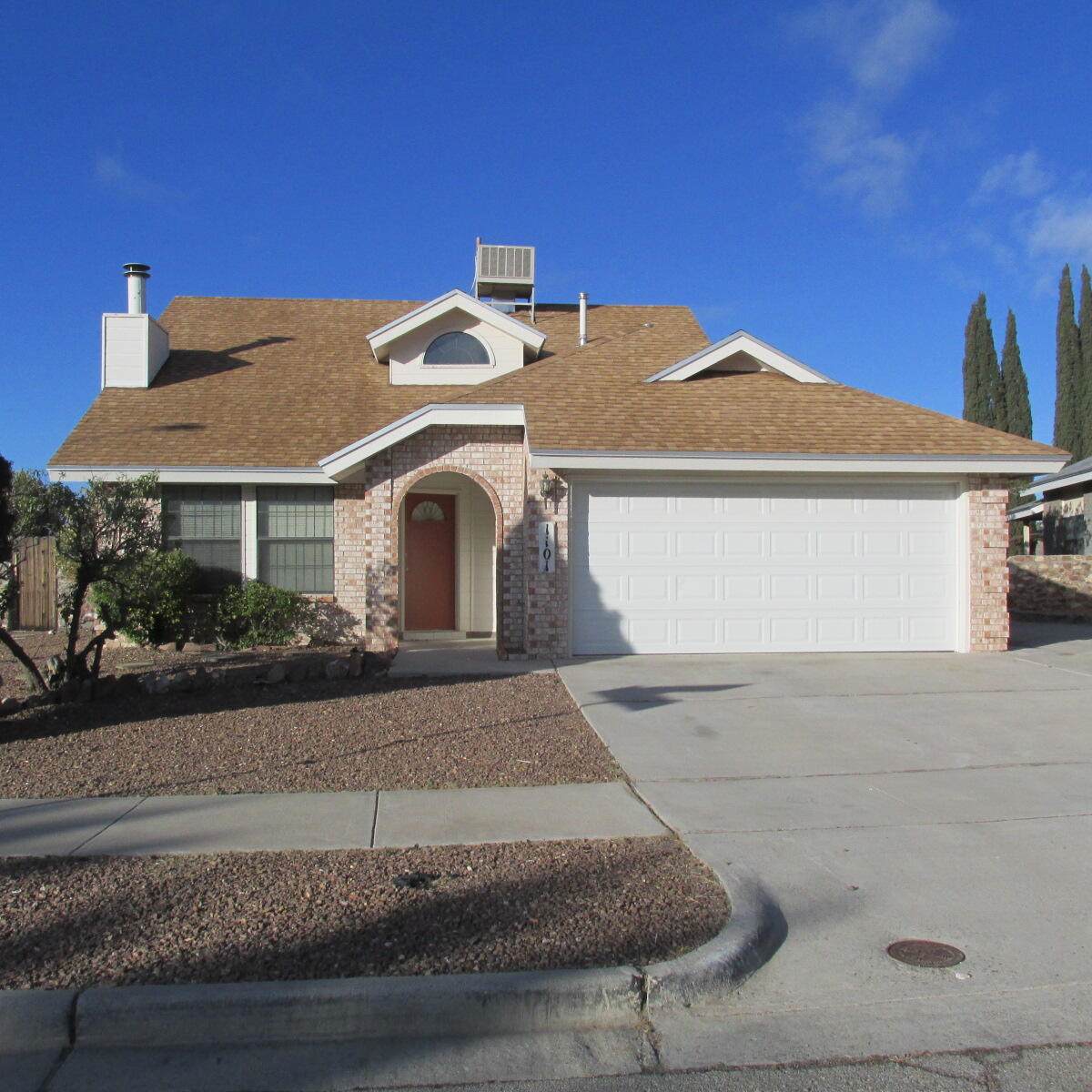 1101 Sun Shadow Drive - Photo 1
