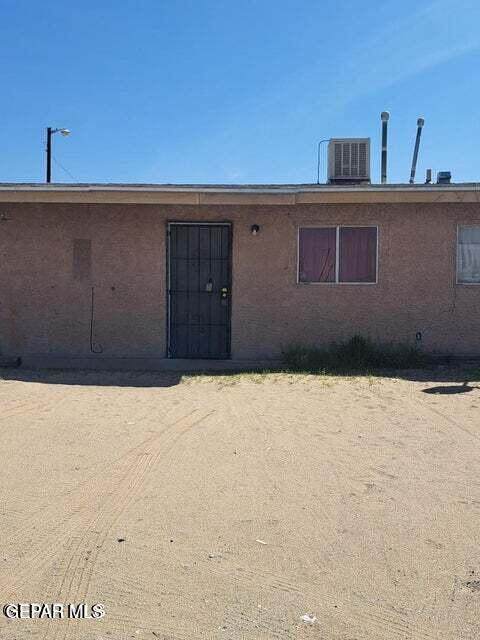 623 Davis Street - Photo 1