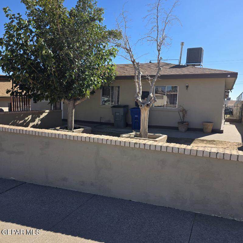 2720 Morehead - Photo 1