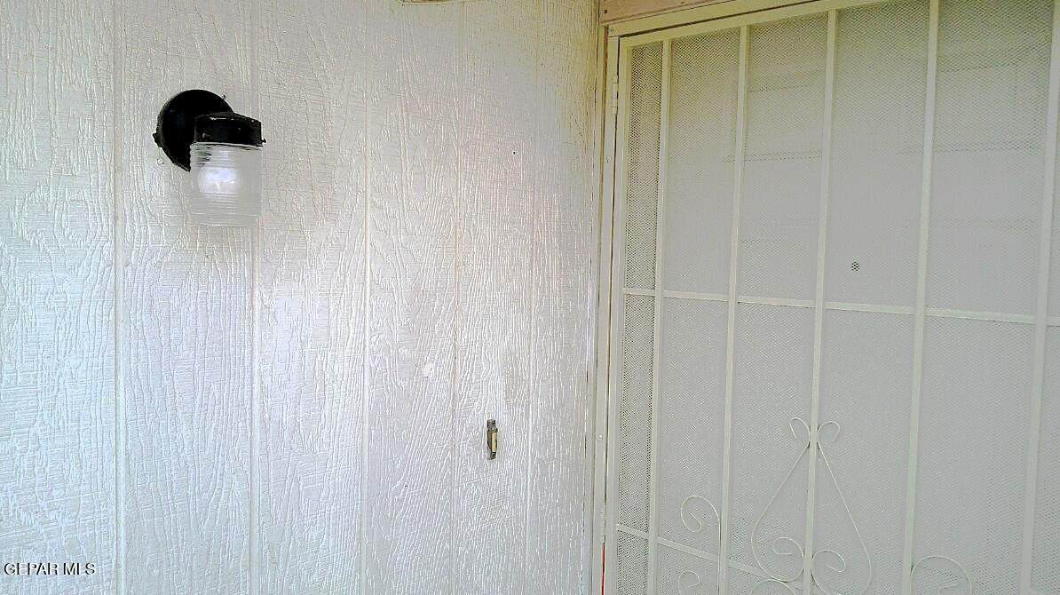 3001 E Glen Drive - Photo 1