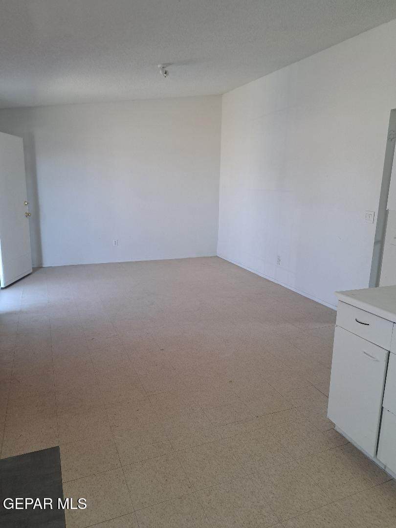 623 Davis Street - Photo 1