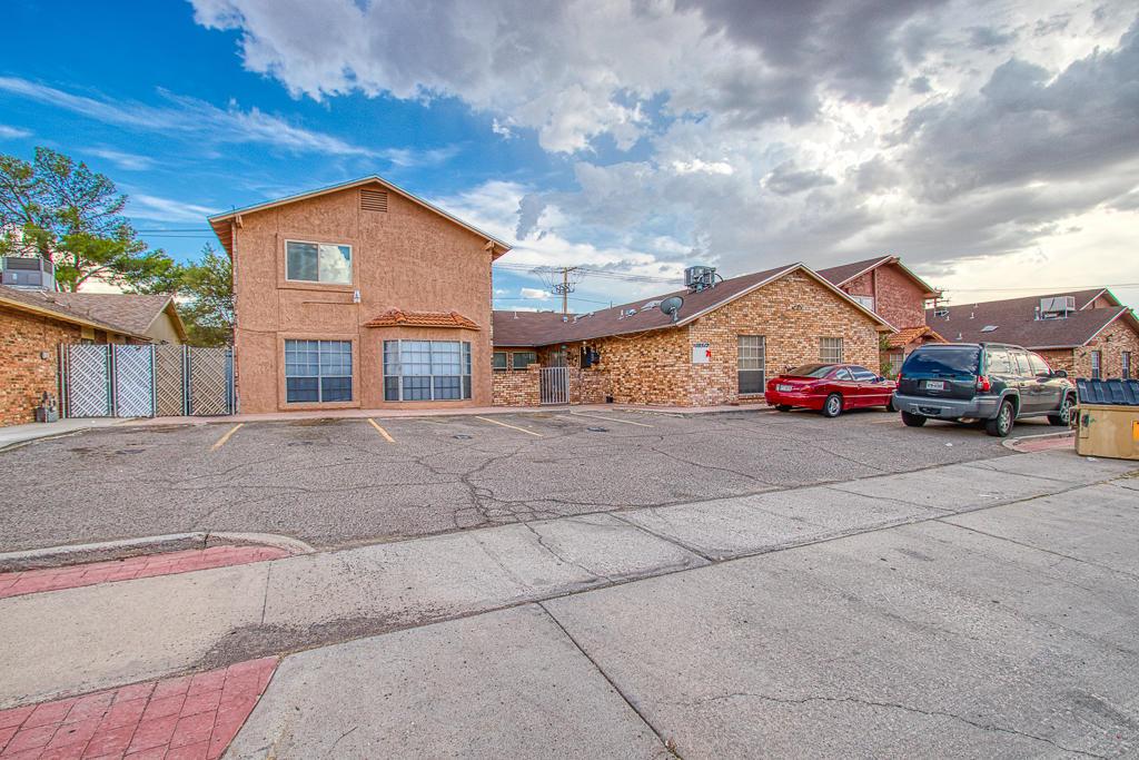 10512 Ashwood Drive - Photo 1