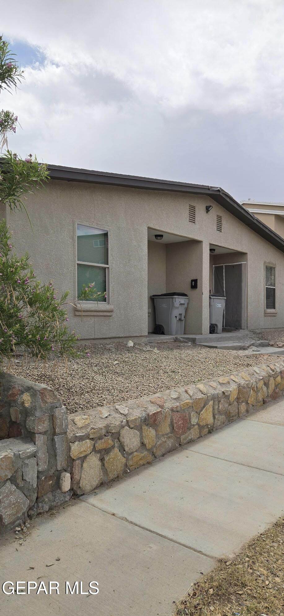 3328 Lincoln - Photo 1