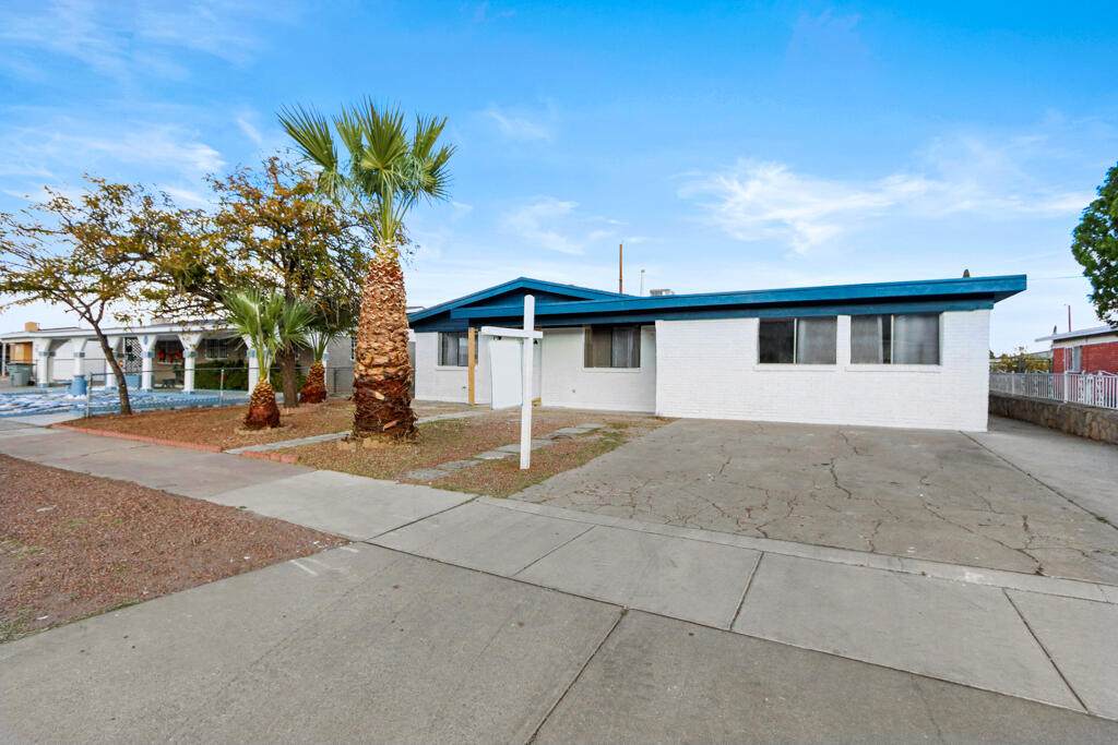 9128 Diana Drive - Photo 1