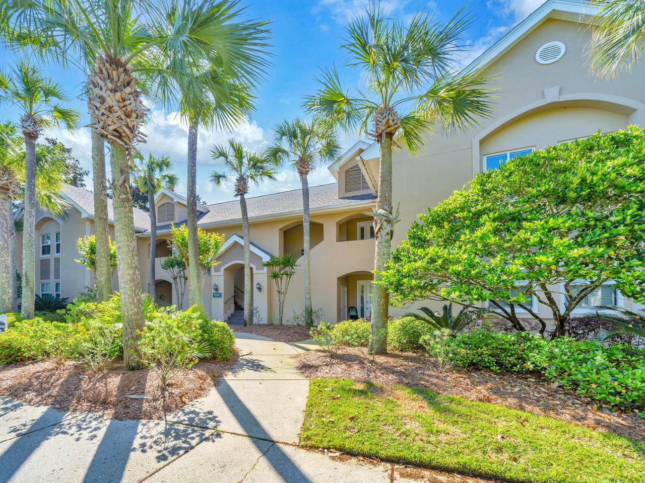 8562 Turnberry Drive - Photo 1