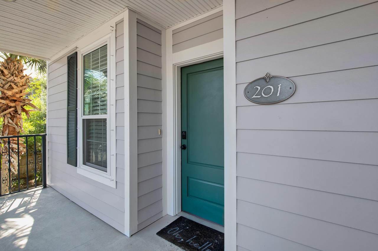 159 Brooks Street - Photo 1