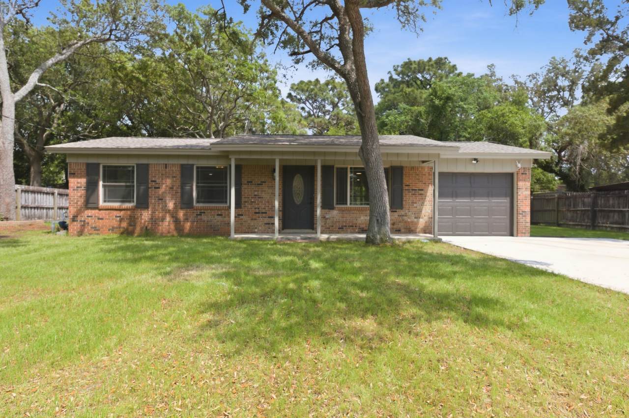 54 Berwick Circle - Photo 1