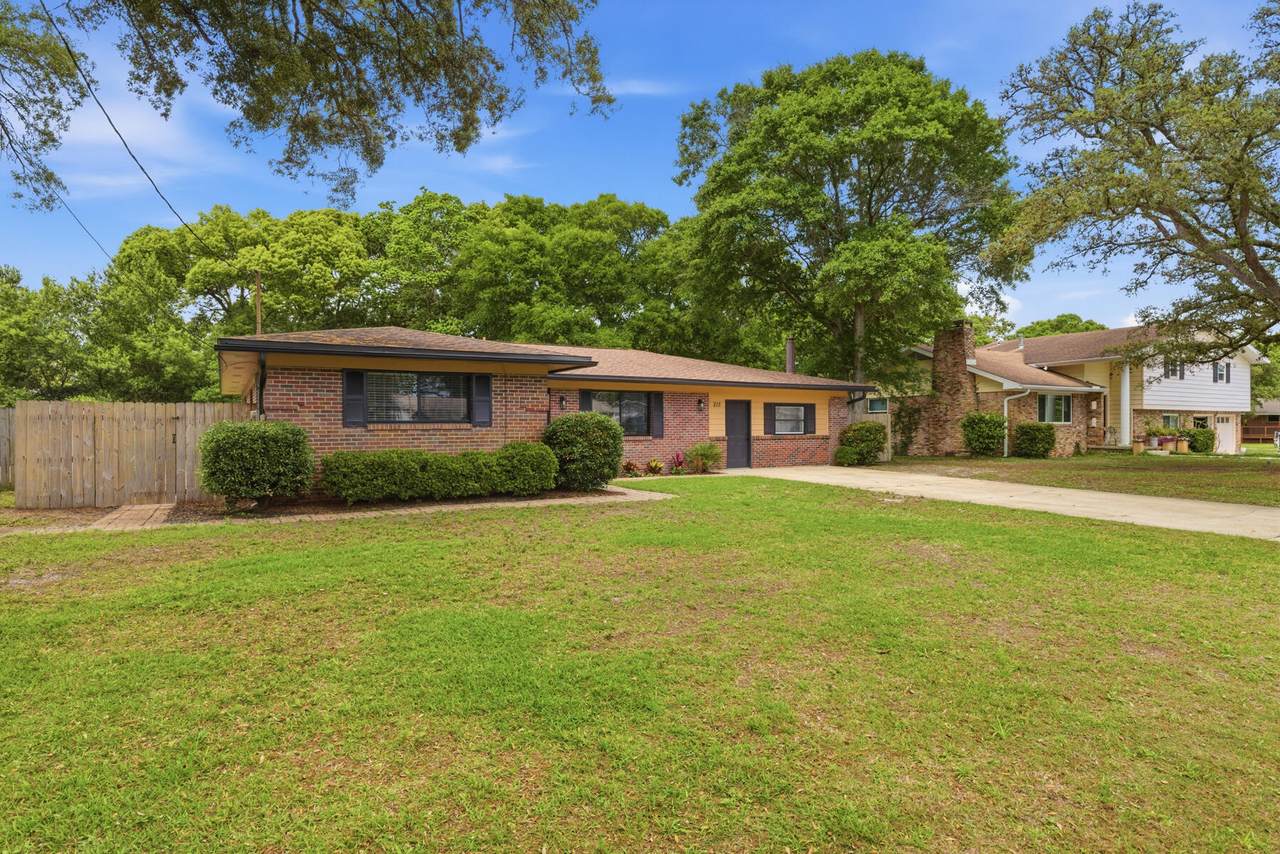 215 Sotir Street - Photo 1