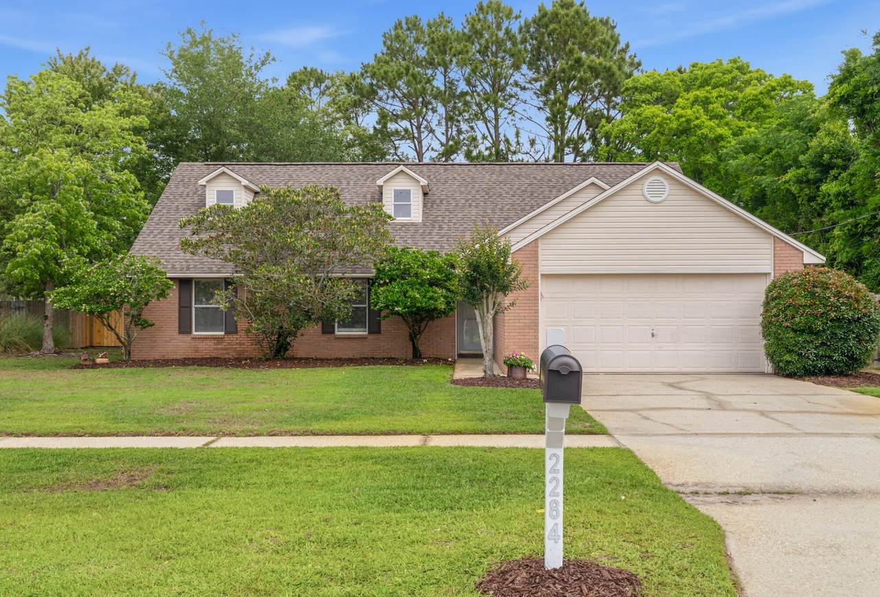 2284 Prytania Circle - Photo 1
