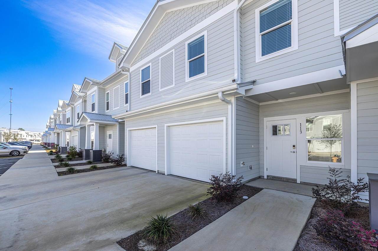 218 Date Palm Lane - Photo 1