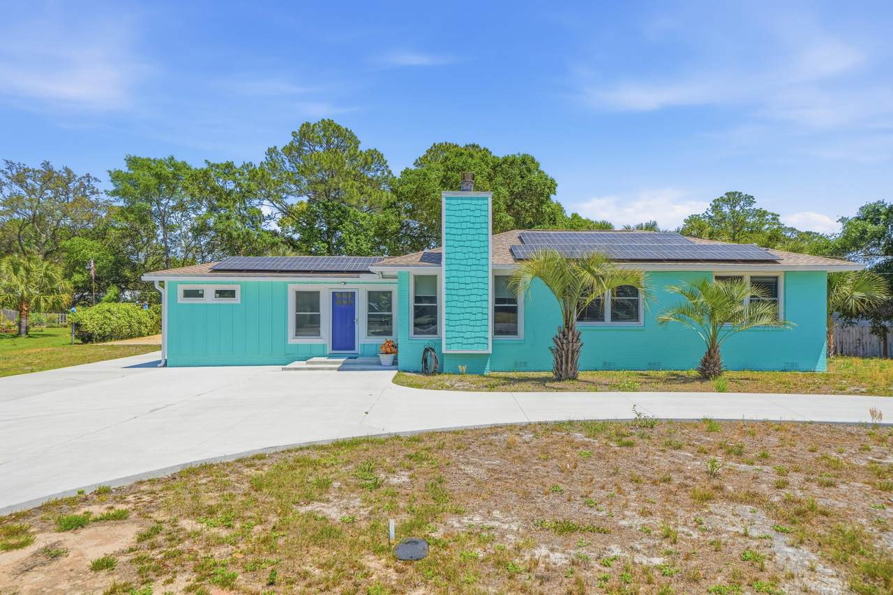 203 Bradley Drive - Photo 1