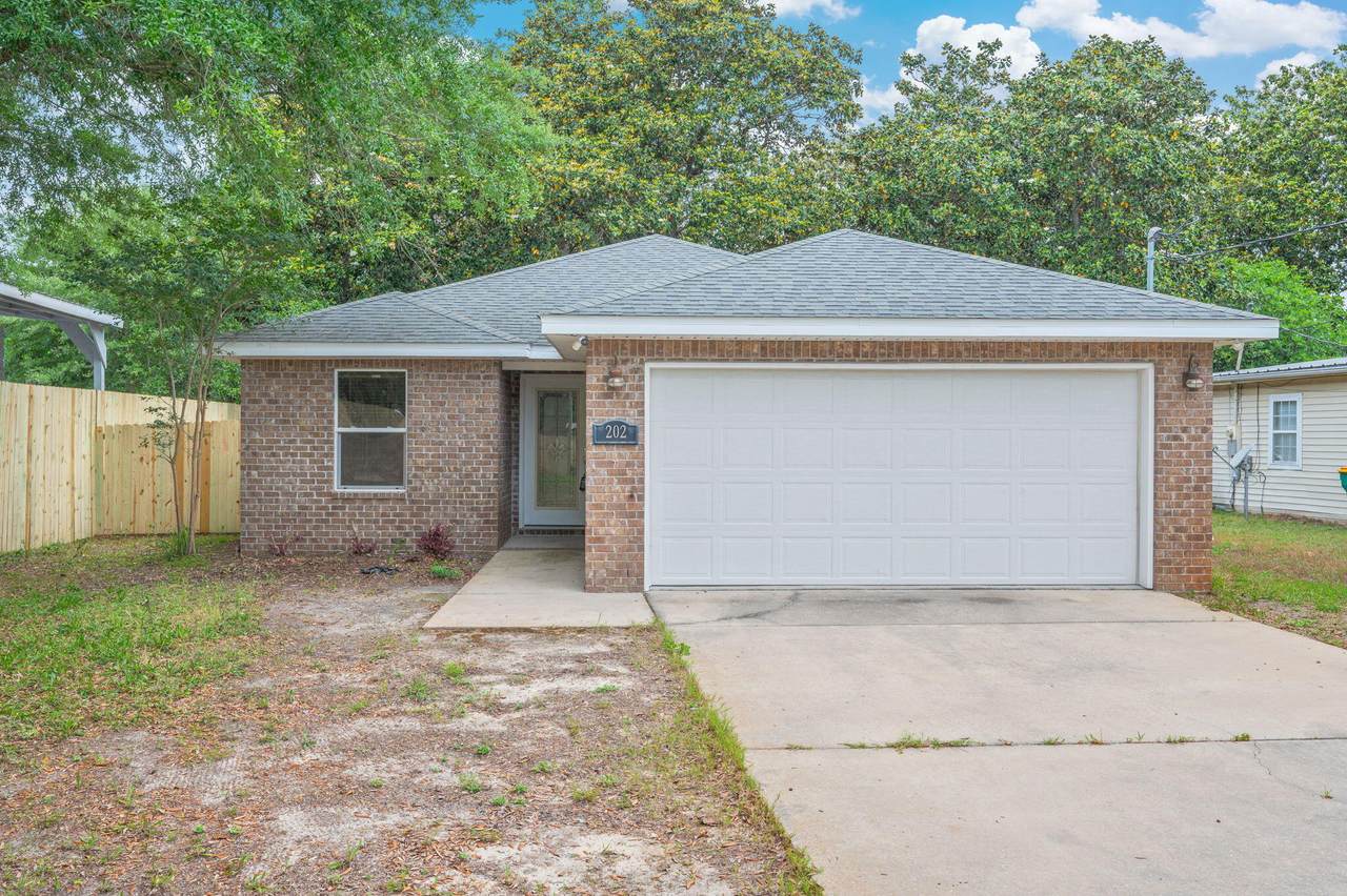 202 Paschel Avenue - Photo 1