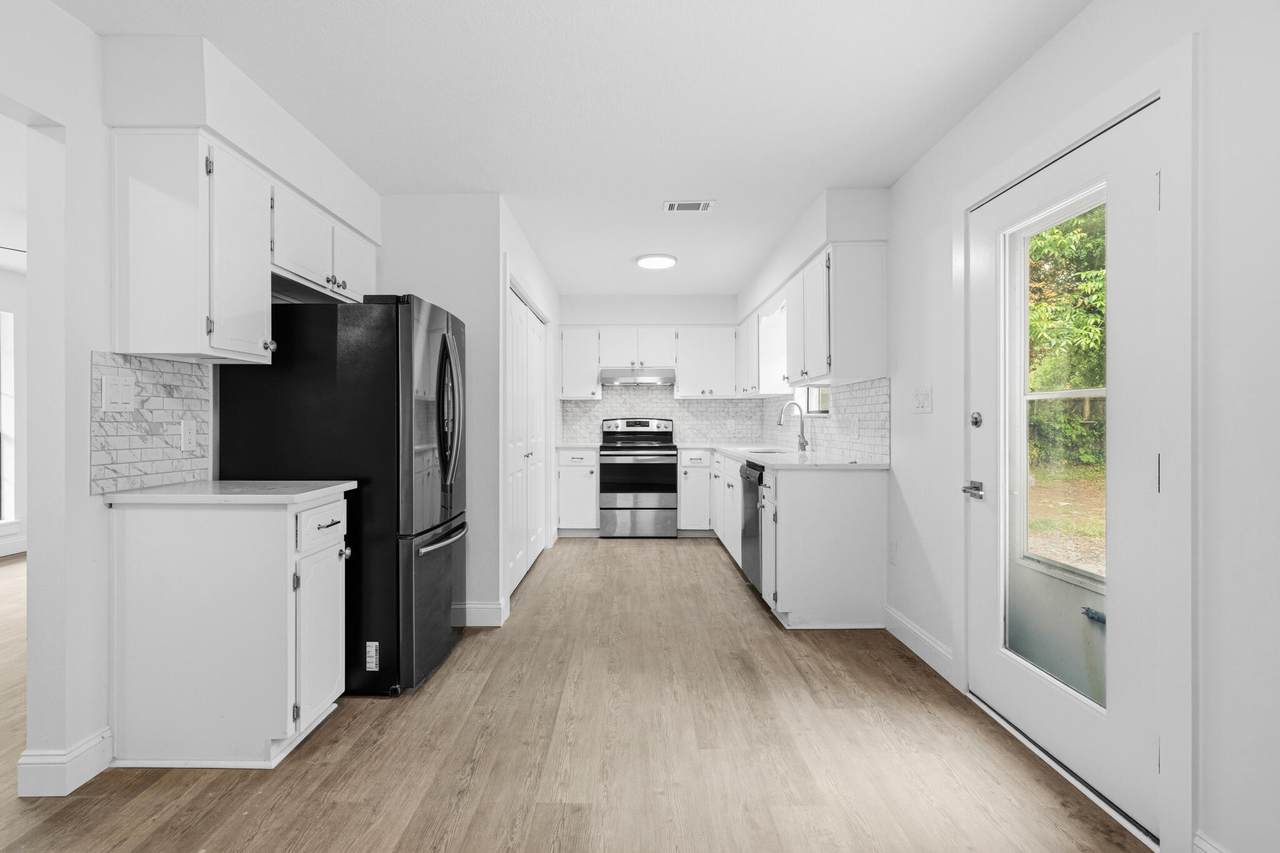 103 Jamie Court - Photo 1