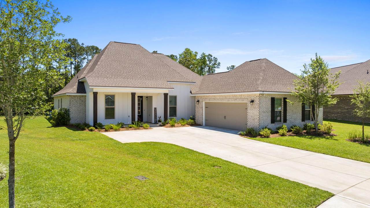 77 Flora Lane - Photo 1