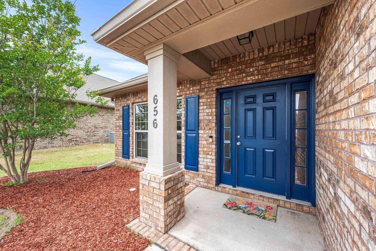 656 Teal Street - Photo 1