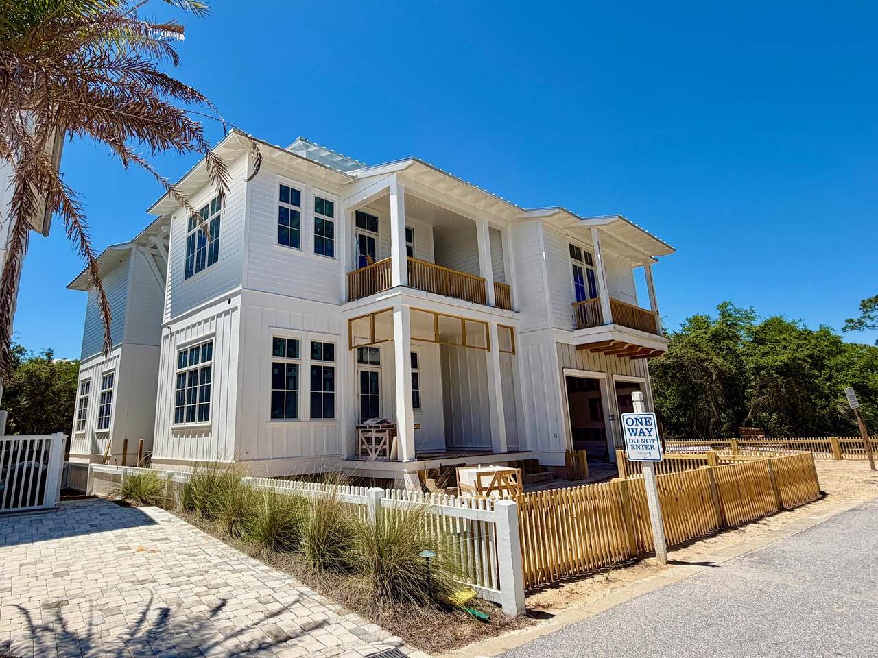 202 Parkshore Court - Photo 1